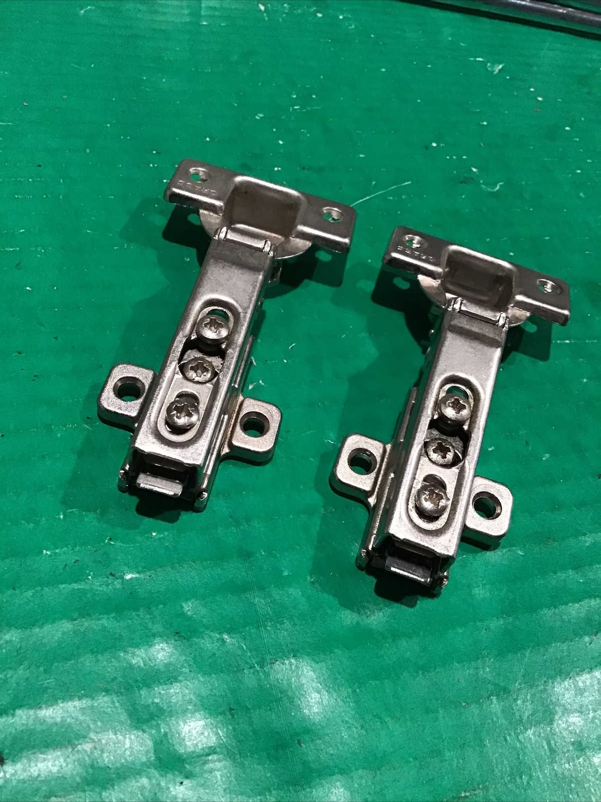 Lot of 2 GRASS Hinge 100630 Snap On Quick Release w/Base Plate