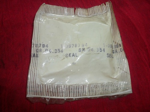 New NOS GM 1971-1972 Chevrolet Transmission Oil Seal 3978794