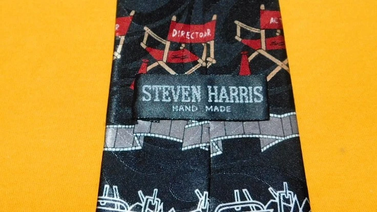 CORBATA STEVEN HARRIS NEGRA/AMARILLA/ROJA TEMA PELÍCULA POLIÉSTER - CORBATAS - CORBATAS DE DISEÑADOR. Foto 3 de 3