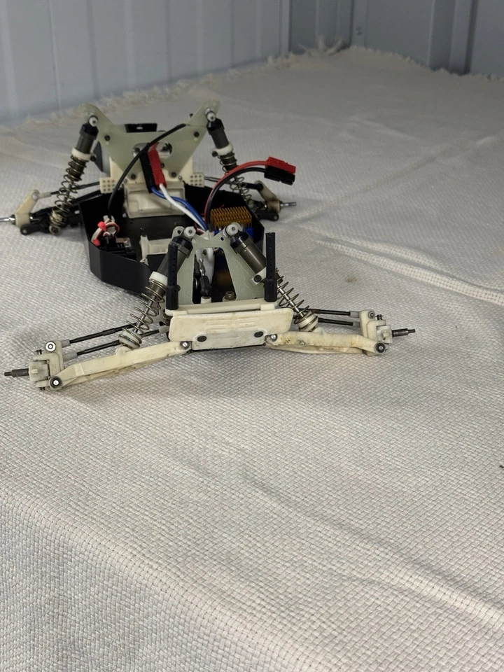 Vintage Team Associated Rc10T Truck - Rare With Andy‘s Monster Conversion Arms - Image 2 of 4