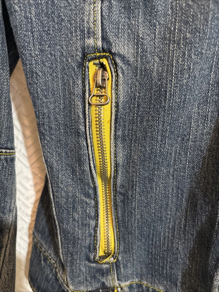 Jaqueta jeans LUELLA para Target grande! - Imagem 4 de 4