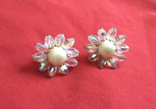 Vtg VENDOME Signed Aurora Borealis Faux Pearl Flower Clip-On Earrings