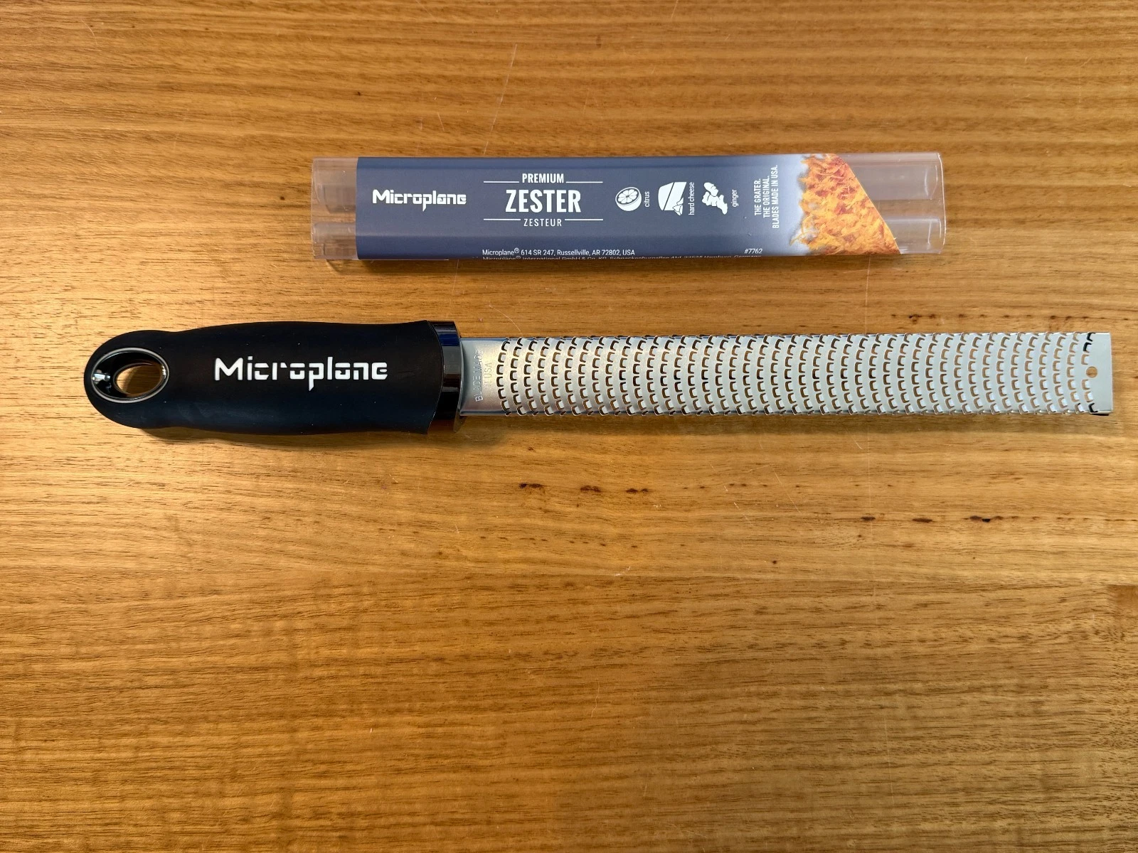 Microplane 46020 Premium Zester Grater, Black 12" Citrus, Hard Cheese, Chocolate
Opens in a new wind