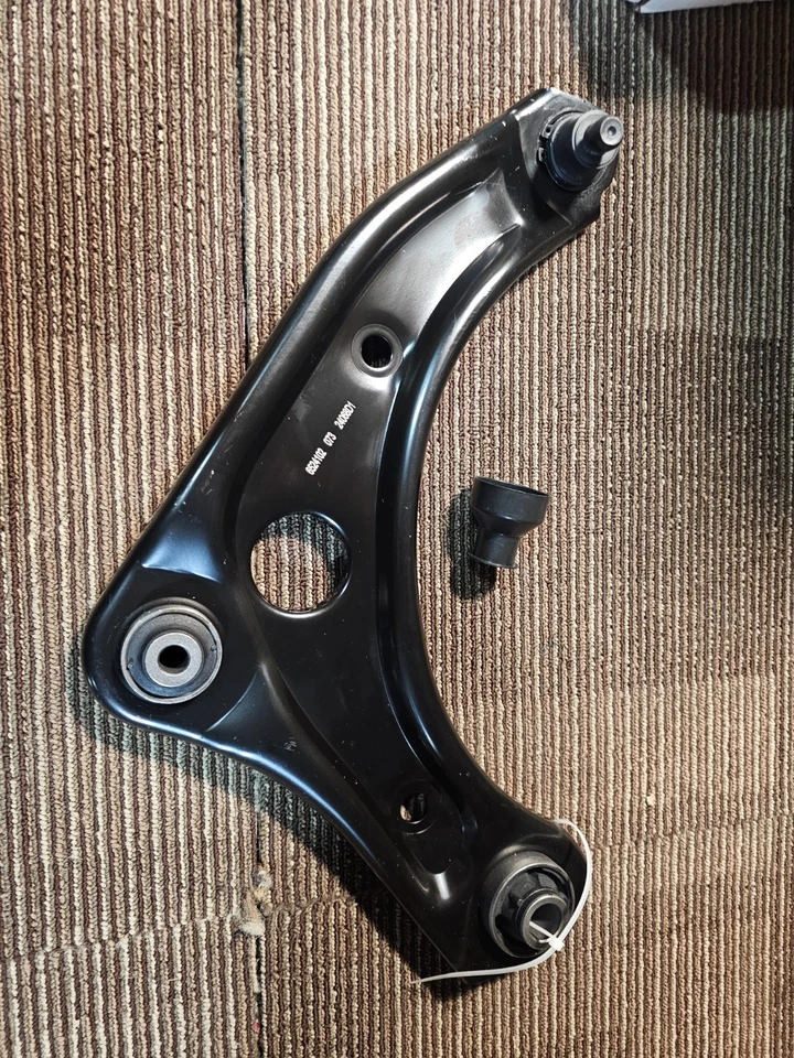 Brazo de control delantero y rótula Dorman 524-102 para Nissan Versa Note 2014-2017 Foto 2 de 4
