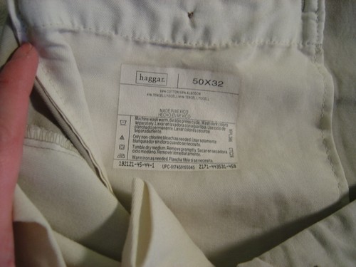 Men's HAGGAR Pleated and Cuffed Khaki Pants Size 42x32 NWT - Picture 2 of 4