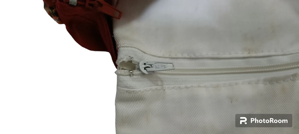 Batik Mini Sling Bag Handmade in North malaysia - Image 3 of 4