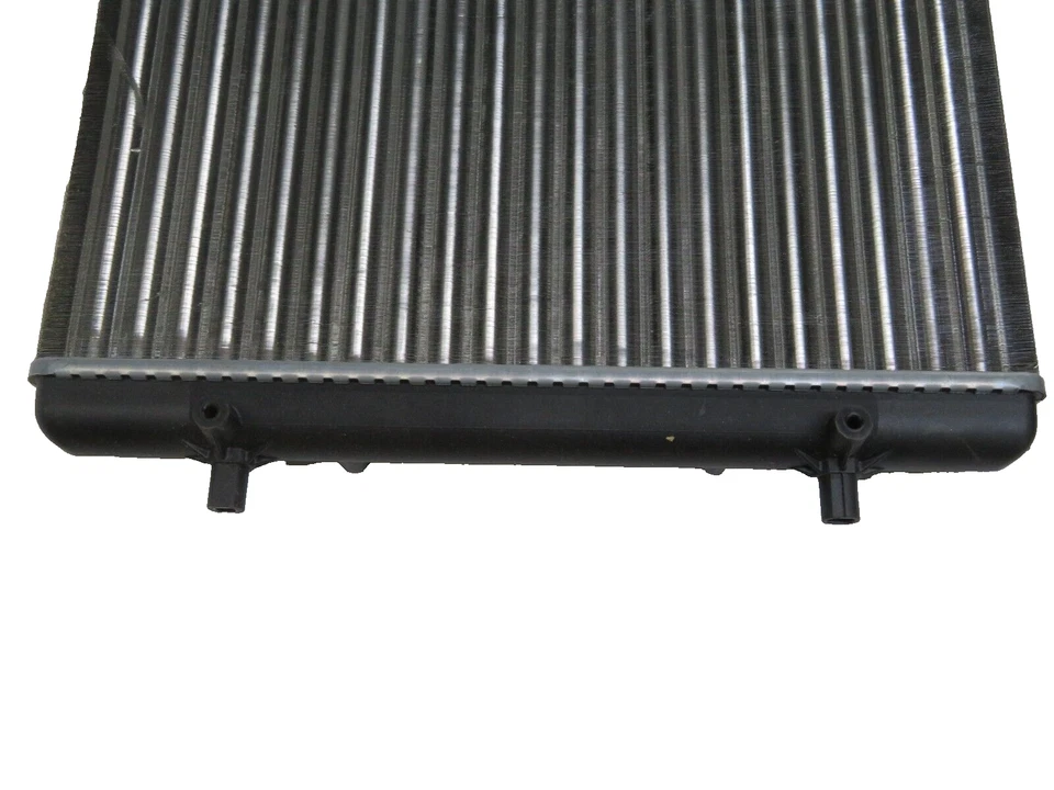 Conjunto de radiador para VW Golf y Jetta nuevo marca Behr 25101 Foto 4 de 4