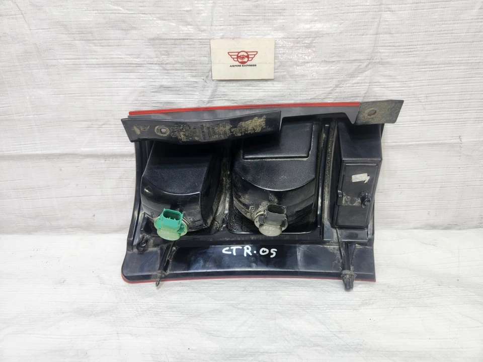 Luz trasera derecha pasajero derecho Dodge Caravan 2008-2010 OEM 05113204AB Foto 2 de 4