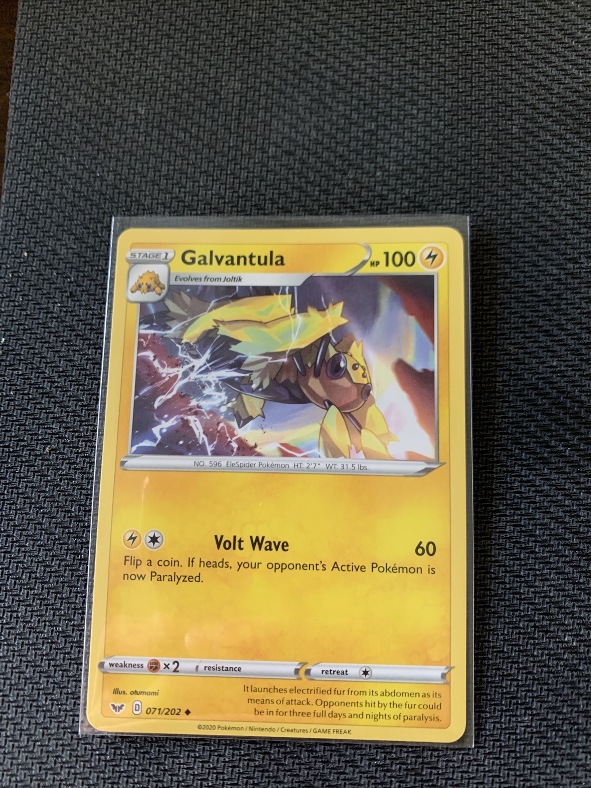 071/202 Galvantula - Uncommon Card / Pokemon TCG Sword & Shield S&S NM/M
