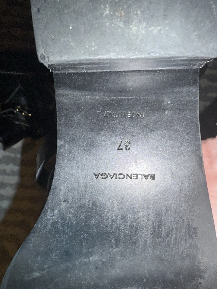 Botas de Moto Balenciaga Femininas de Couro Ceinture Recortadas UE 37 - Imagem 3 de 4