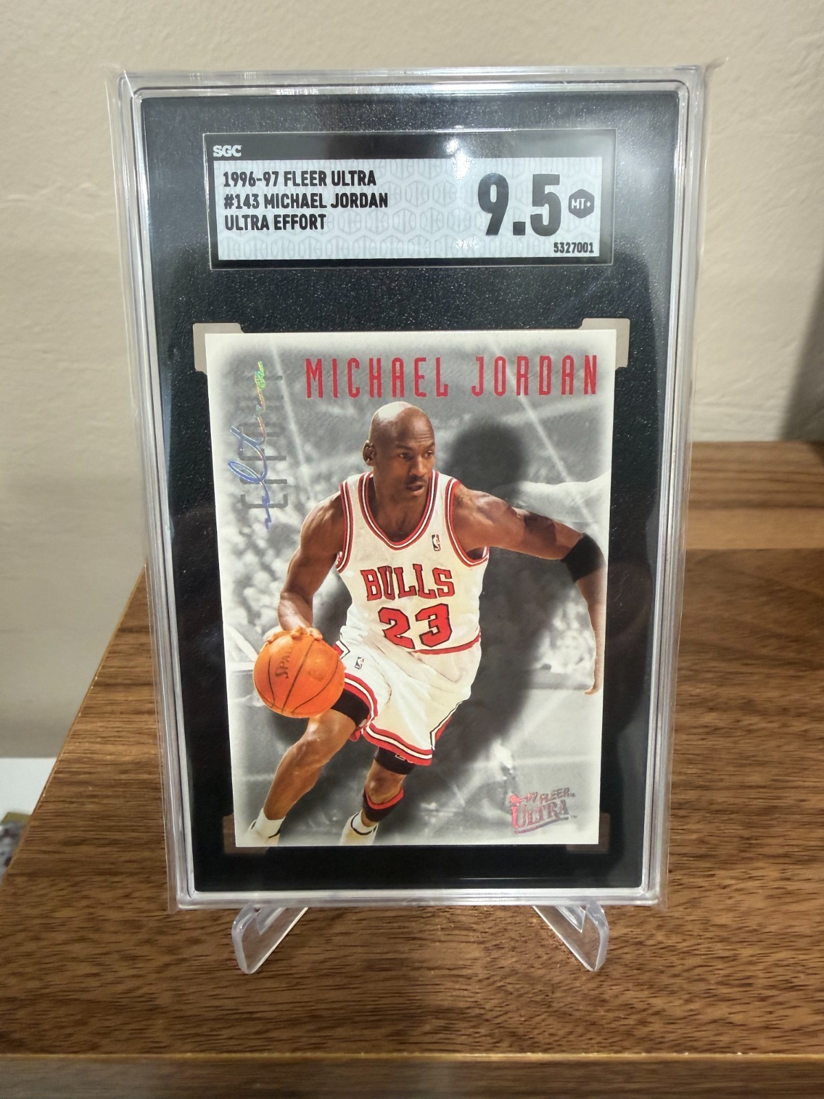 MICHAEL JORDAN 1996 FLEER ULTRA EFFORT SGC 9.5