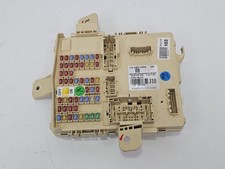 2015-2019 HYUNDAI GENESIS G80 FRONT CABIN FUSE BOX PANEL JUNCTION OEM.
