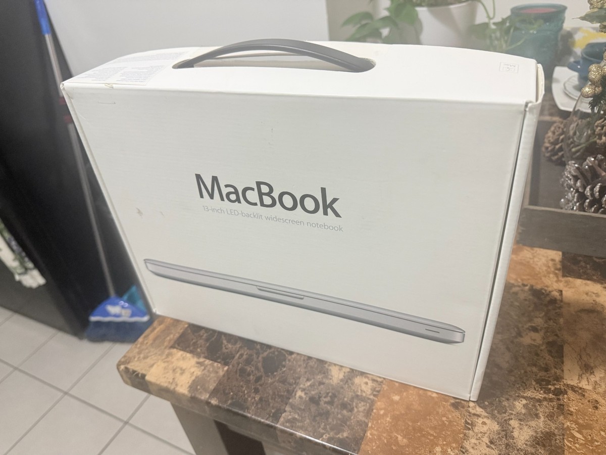 Apple MacBook Pro 13.3 in 2012 Silver/Intel Core i5 3rd Gen. 2.50