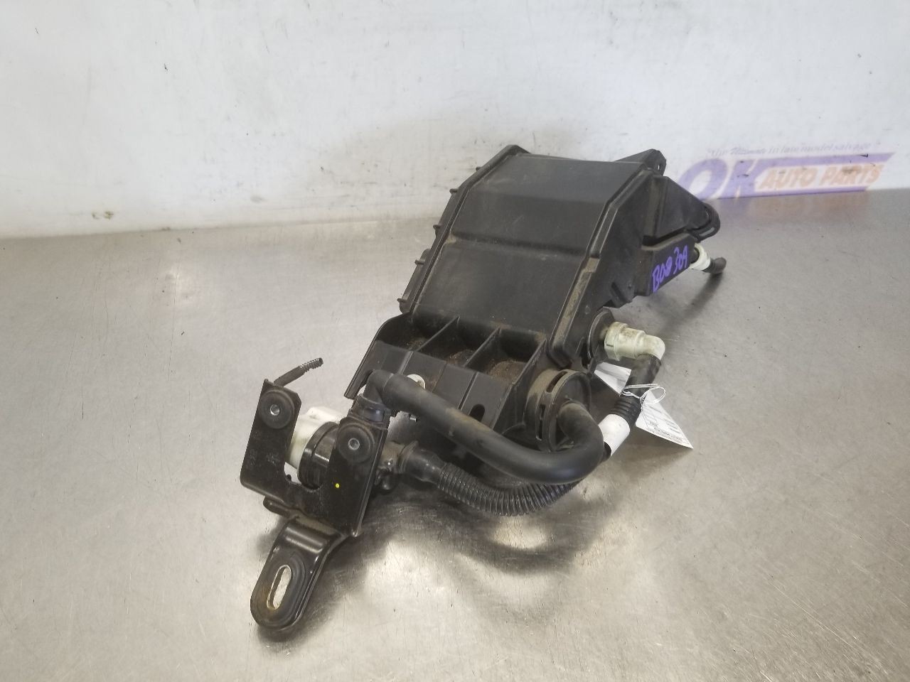 19 MASERATI LEVANTE S GRANSPORT FUAL VAPOR CANISTER 3.0L ENGINE