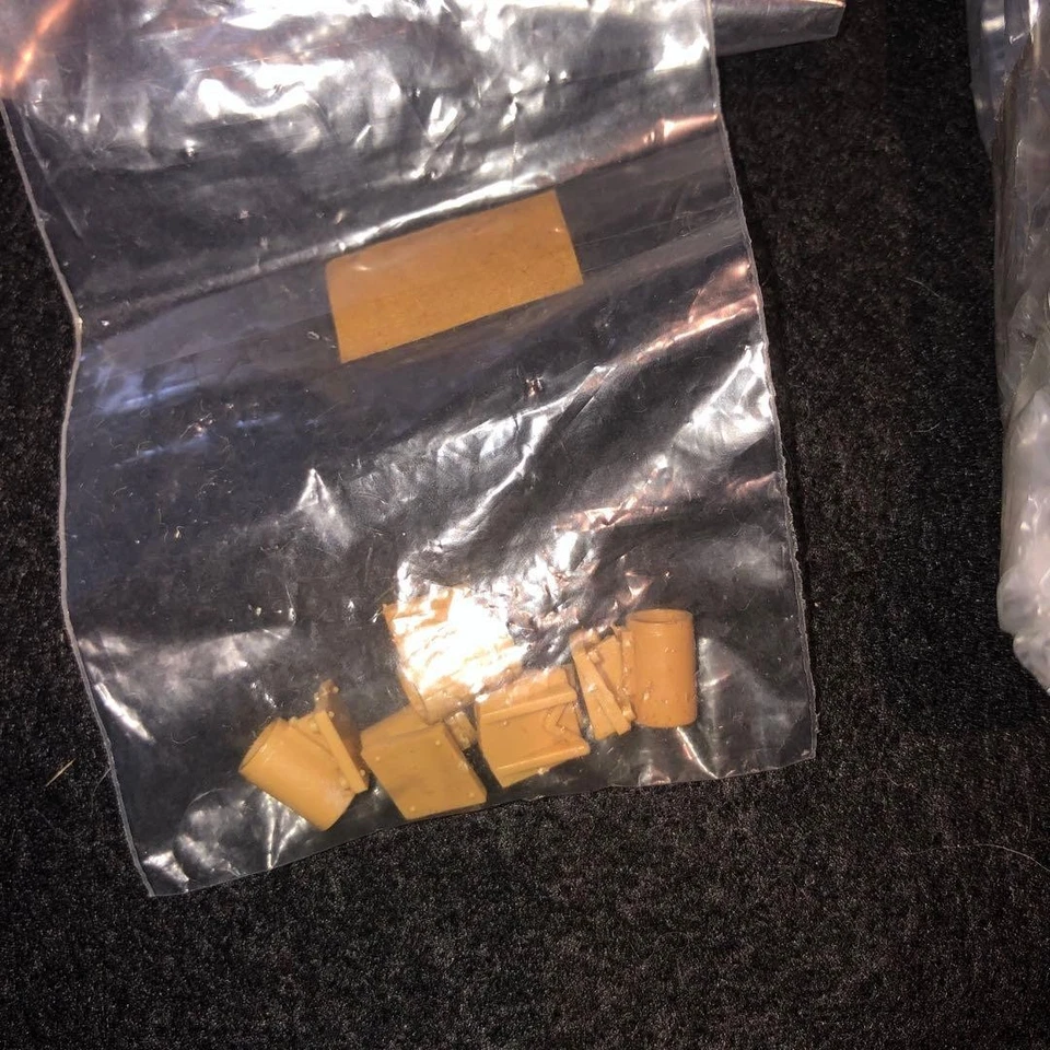 Ruote da strada in metallo TAMIYA 1/16 Tiger 1 e altre parti metalliche - Immagine 2 di 4