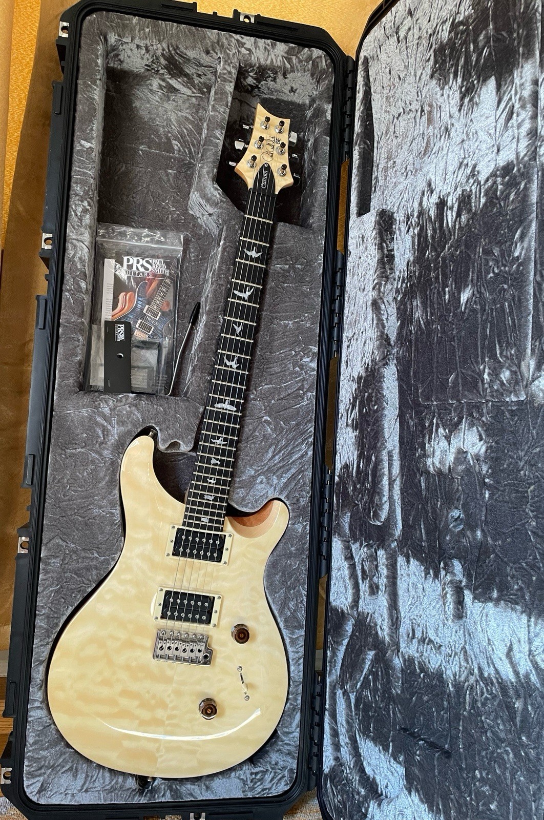 PRS SE Custom 24 2019 Natural Quilt Top Ebony Fretboard Flight Case & Upgrades