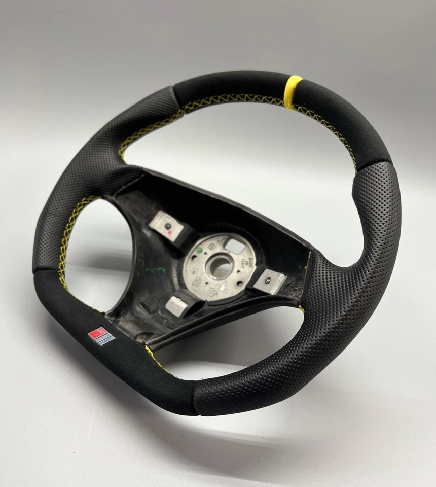 AUDI TT MK1  S4 B5 custom steering wheel + ALCANTARA YELLOW  STRIPE - Image 2 of 4