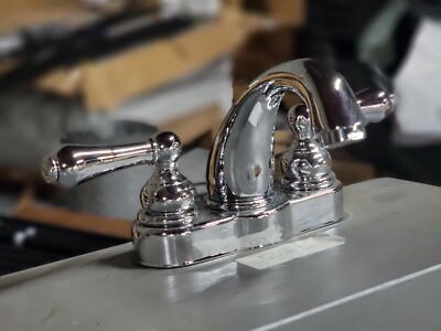 Polished Chrome 4 inch Centerset Bathroom Faucet Set with Chrome Drain Assembly 
