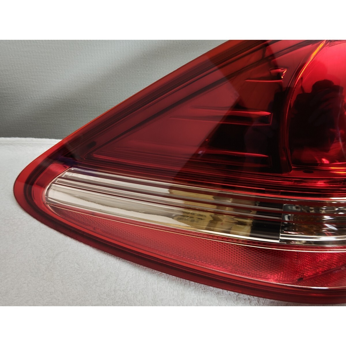 Toyota Genuine Crown Athlete GRS200 GRS201 GRS204 Taillights