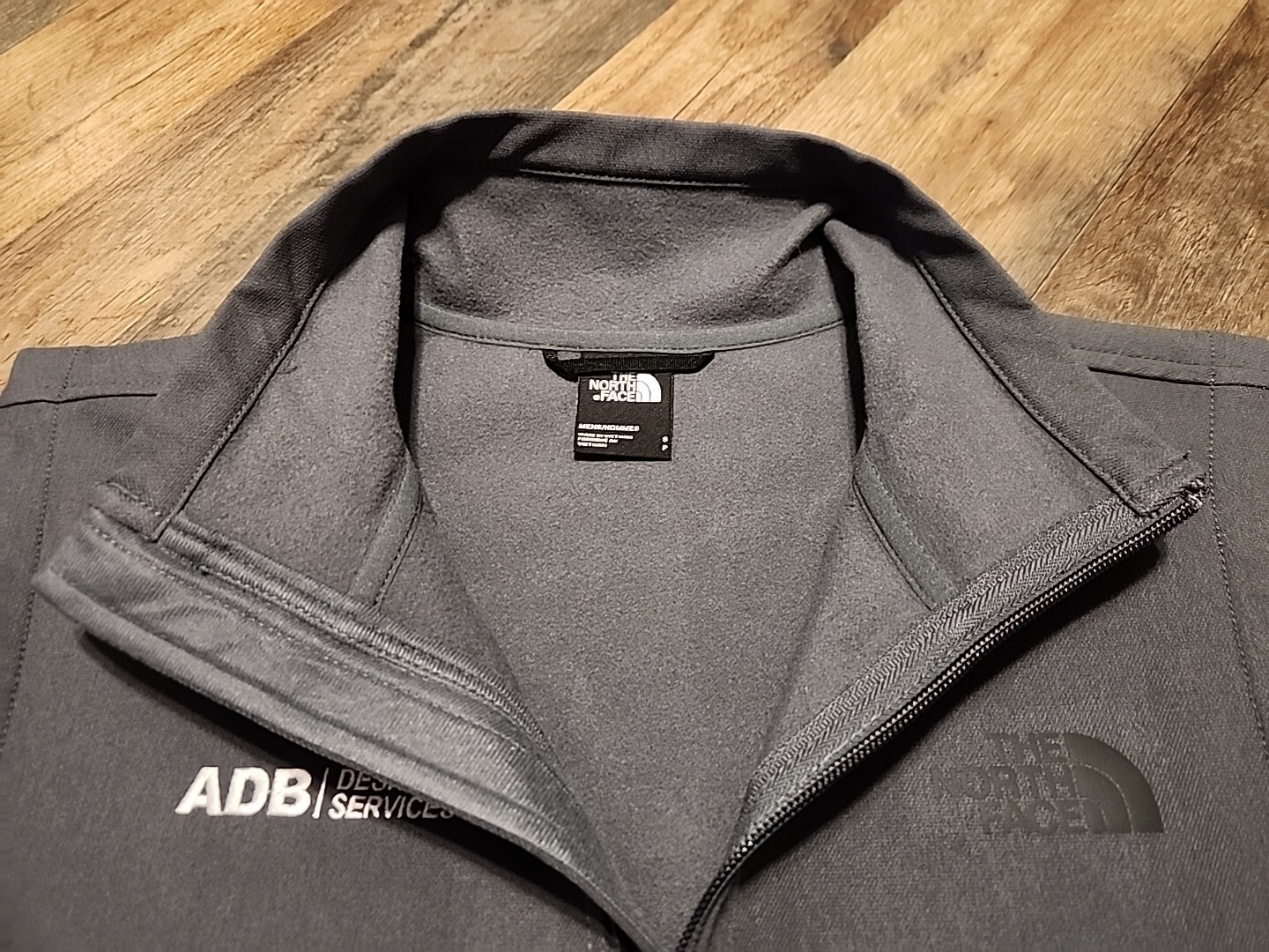 North Face Windwall Vest Men’s Gray Full Zip Size Small nwot corp logo