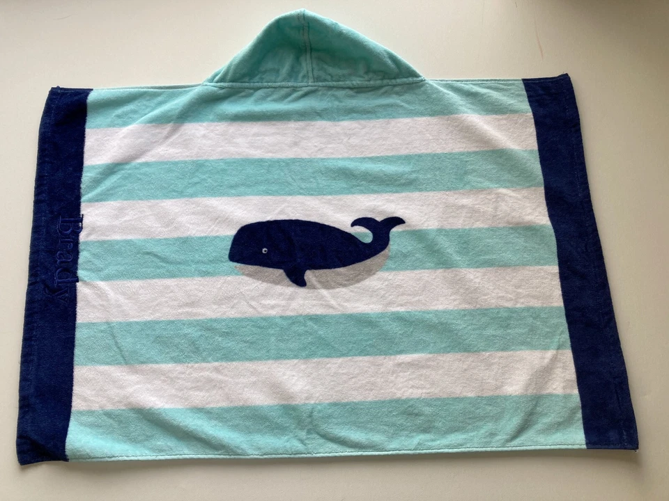 Toalla con capucha Pottery Barn Kids BRADY mono a rayas ballena bebé playa azul IMPER 21 Foto 2 de 4