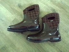 Bogs Classic II Winter Boots. Size 10 Womens. Mid Height Olive Green & Plaid