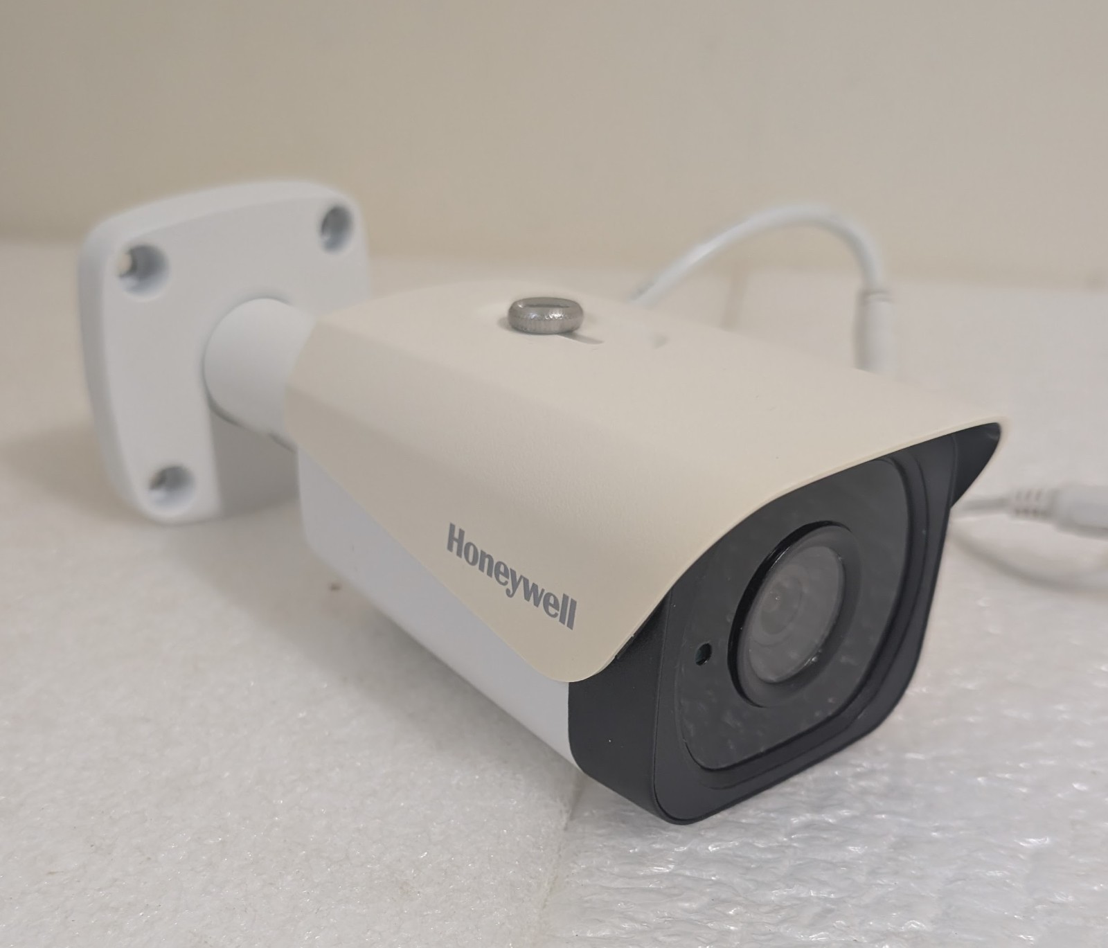 Honeywell Security Camera HBW4PR1 Bullet 4mp Indoor/Outdoor 