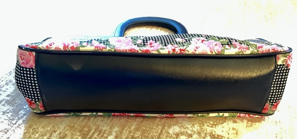 Isabella Fiore Colorful Floral Beaded Leather Trim Handbag Medium Bag. - Image 3 of 4