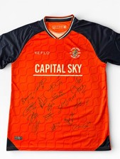 Signed LUTON TOWN Shirt by 18 - PROOF/COA- Mengi Clarke Morris Kodua Naismith