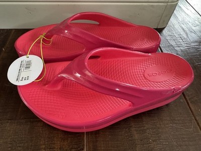 OOFOS Women's OOLALA Luxe Sandals Neon Berry Size 8 NEW NWT PINK