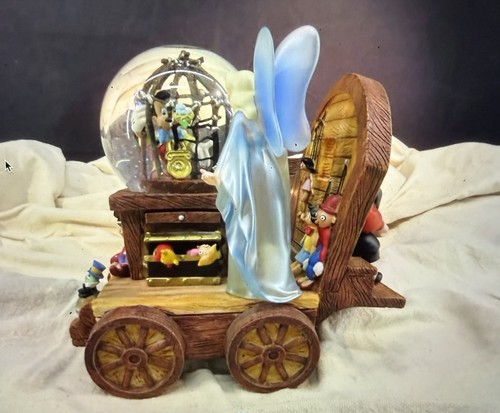 RARE Vintage Disney Pinocchio Light Up Snow Globe