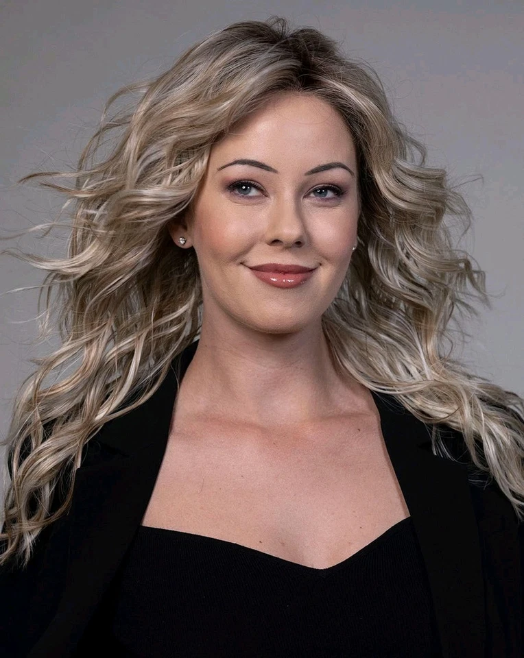 Peluca BelleTress Lux SE Westwood Butterbeer Rubia R Larga Ondulada NUEVA Foto 4 de 4