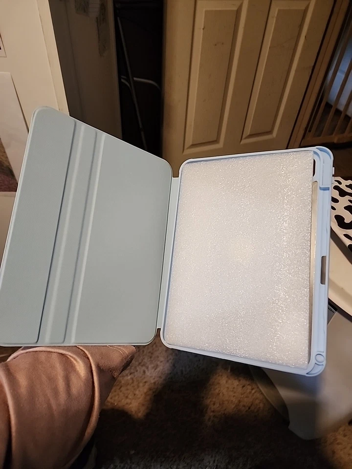 Capa iPad Boyue Rotate 10, 10.9 Winnie The Pooh Bear And Eyeore - Imagem 2 de 4