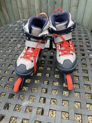 Oxelo Fit3 Juniors roller Skates + Protectors - Image 1 of 4