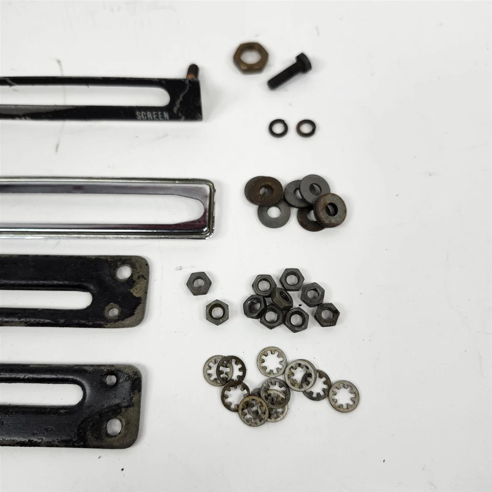Lote Original Sunbeam Alpine de Pequeñas Piezas de Salpicadero Desoxidadas para Reparación, Restauración Foto 4 de 4