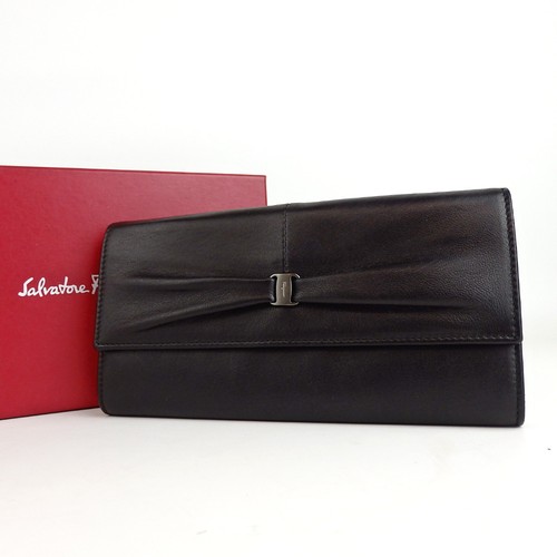 Authentic Salvatore Ferragamo Vala ribbon wallet leather[Used]