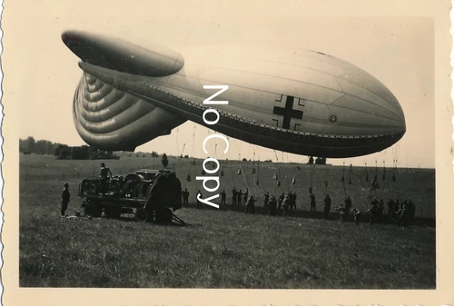 Photo WW2 Military: Wehrmacht Bondage Balloon X243