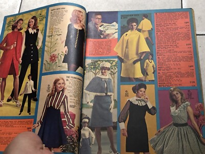 Magazine Lana Lobell Fashion Spring 1972 Original Vintage_LDP Shop