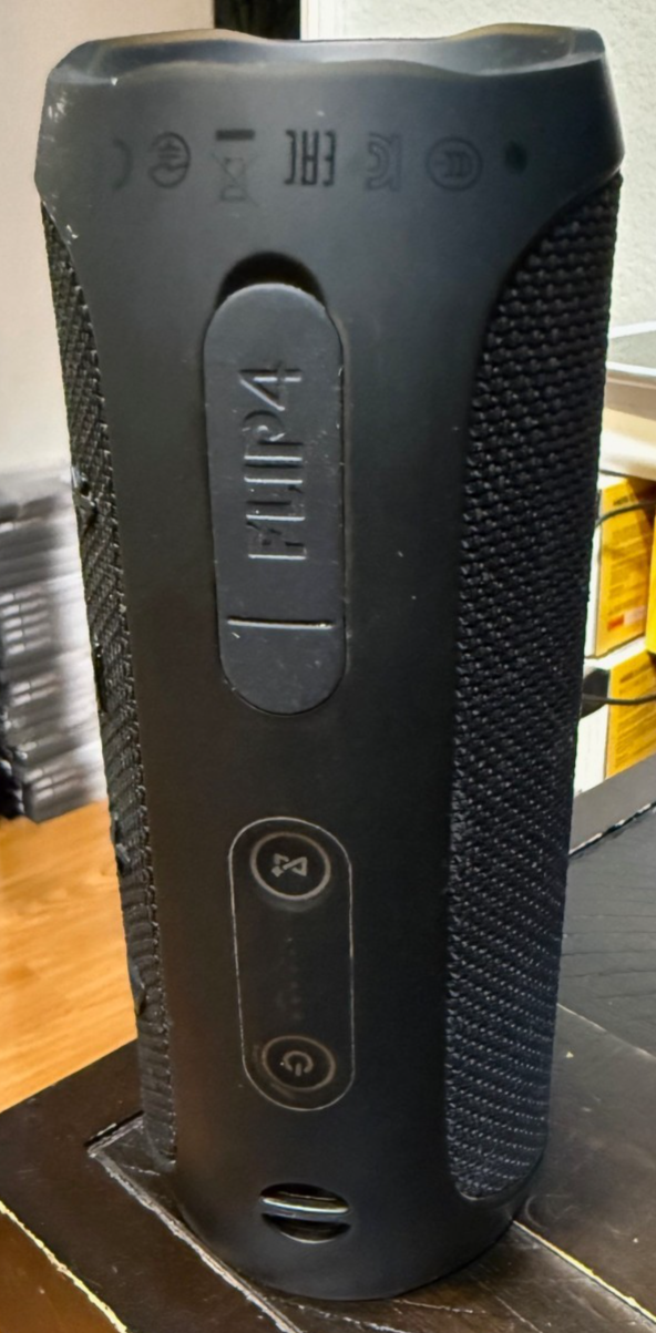 JBL Flip 4 Portable Waterproof Speaker - Midnight Black - works great , used-image