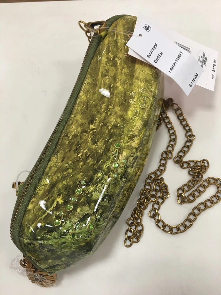 Bandolera Betsey Johnson Kitsch A Big Dill pedrería verde nueva con etiquetas Foto 3 de 4