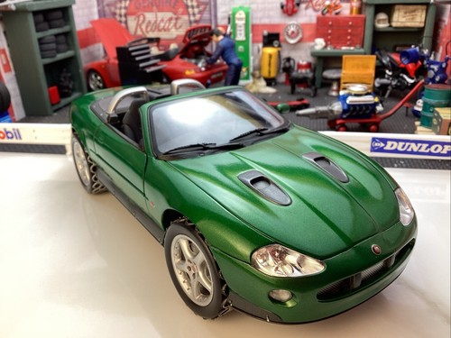 Beanstalk Maßstab 1:18 Die Cast Jaguar XKR Roadster. 007 "Stirb an einem anderen Tag". Boxed - Bild 1 von 24
