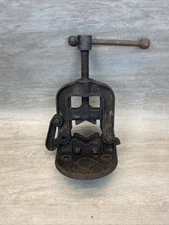 Vintage Erie Tool Works Iron Bench Mounted Pipe Vise NO. OS — ?? Maybe DUNLAP—??