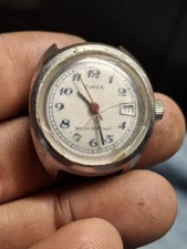 Timex Ladies Silver Tone White Dial Mechanical Watch Retro Classic Vintage 1970s