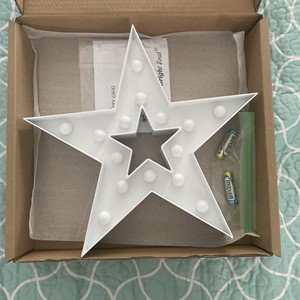 LED Marquee Star Sign Night Light, Battery Operated Star Shaped Desk White