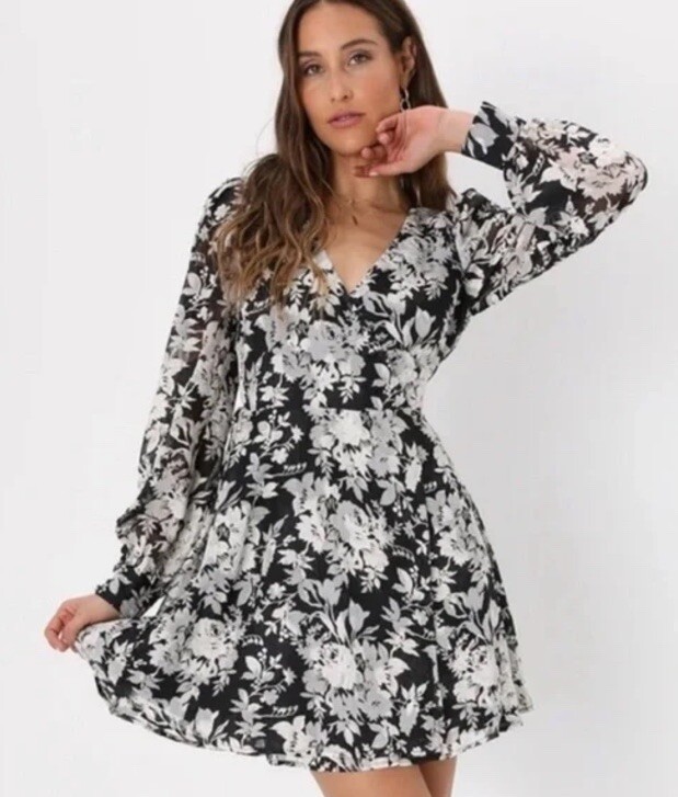 white christmas dresses Miss Circle Women's Odelle Tulip Pink Crinkle Chiffon Wrap Dress main image 1