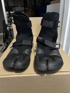 West Surfing 3mm Split Toe Booties Size 8 AND  Blue Seventy web gloves size L 