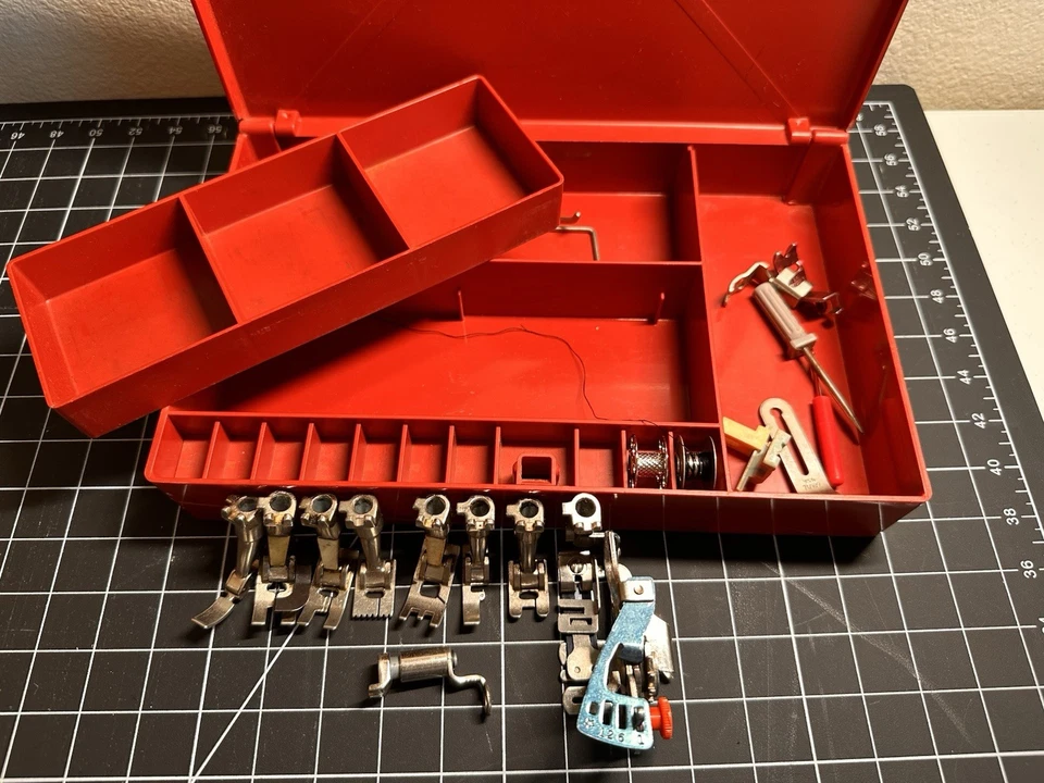 Caja de accesorios Bernina prensatelas pie accesorio estuche con pies + accesorio botón Foto 2 de 4