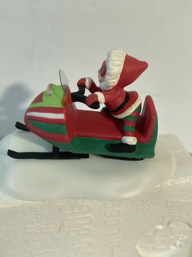 Serie Dept 56 North Pole Cutting the Trail #56806 - Imagen 3 de 10