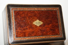 BOITE COFFRET en marquèterie de ronce de noyer et nacre laiton XIXe.