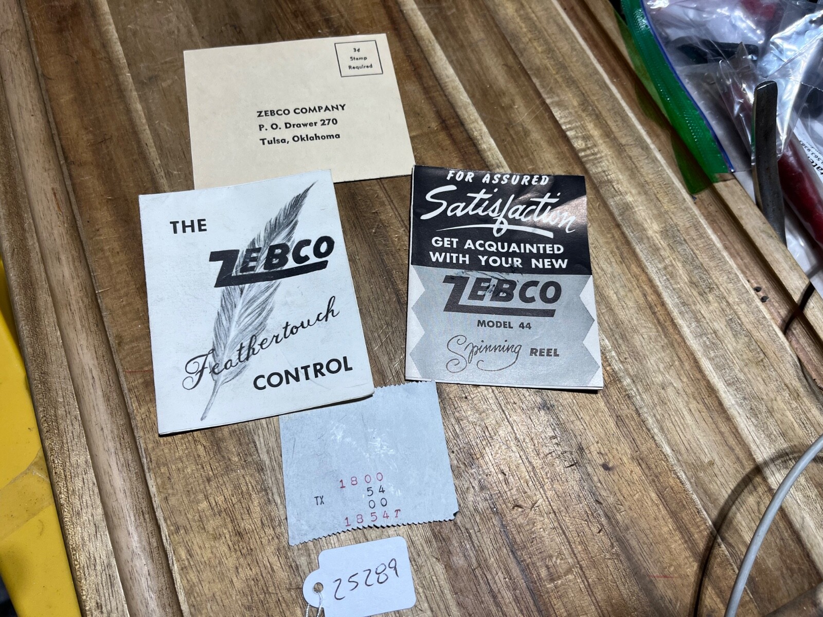 Vintage Zebco model 44 fishing reel (flyers only   )(25289)